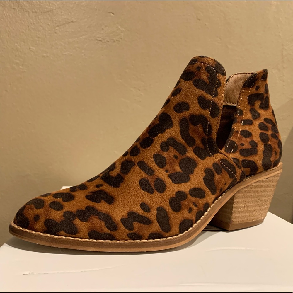 Beast BRAND NEW, IN BOX Cheetah BOOTIES